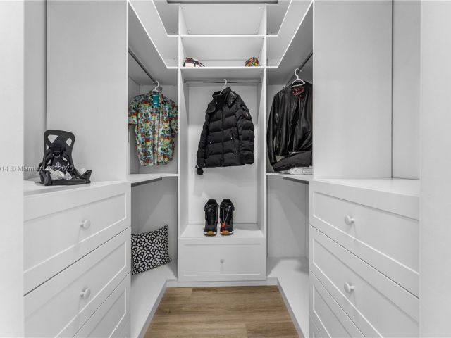 Продажа дома по адресу 872 NE 79 - фото 5862272