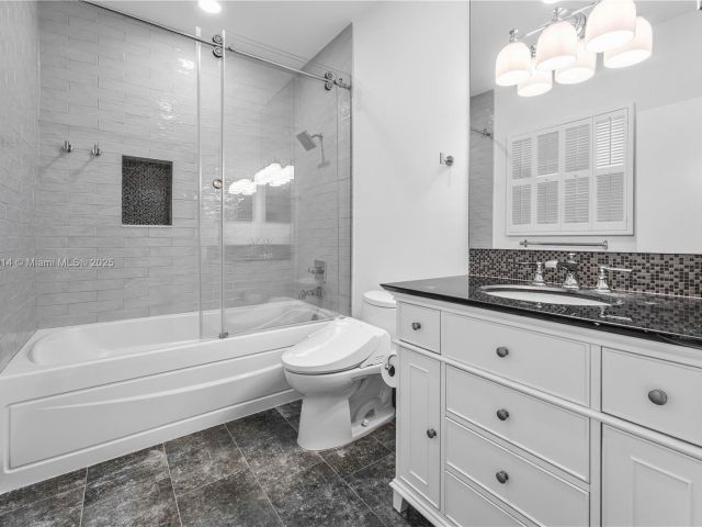 Продажа дома по адресу 872 NE 79 - фото 5862278