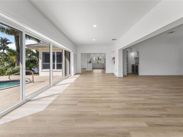 Продажа дома по адресу 872 NE 79 - фото 5862280