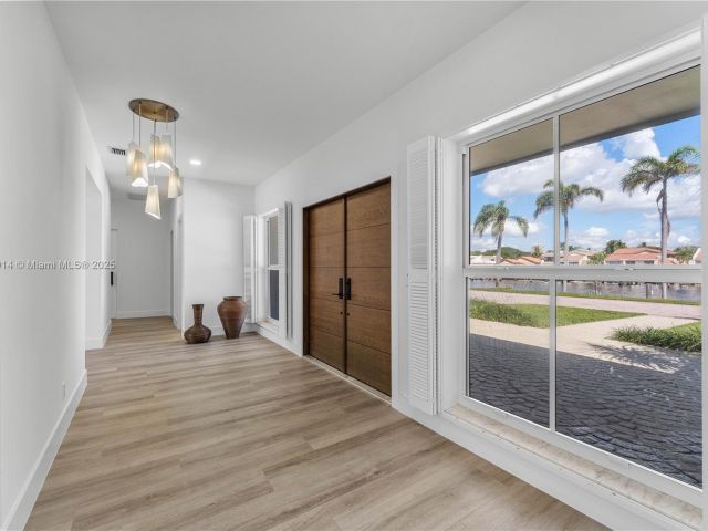 Продажа дома по адресу 872 NE 79 - фото 5862290