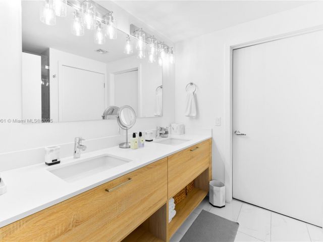 Продажа квартиры #707 - фото 5943555