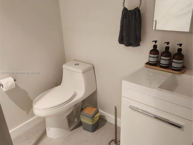 Дом в аренду по адресу 536 Hibiscus Dr - фото 5873593