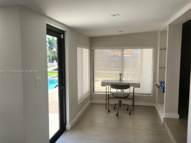 Дом в аренду по адресу 536 Hibiscus Dr - фото 5873596