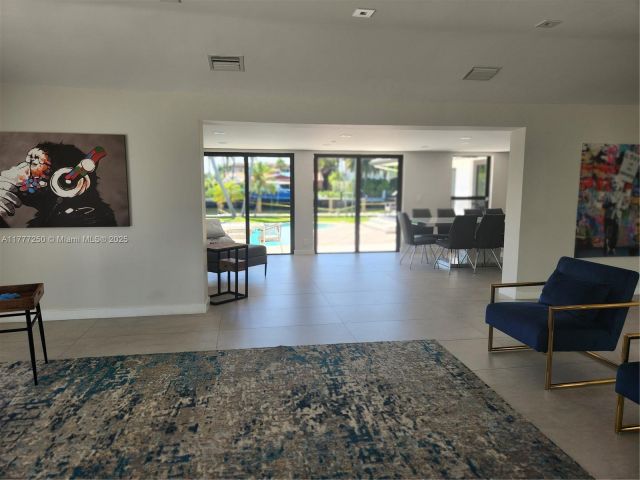 Дом в аренду по адресу 536 Hibiscus Dr - фото 5873598