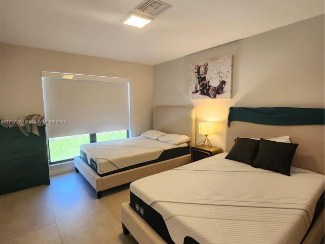 Дом в аренду по адресу 536 Hibiscus Dr - фото 5873601