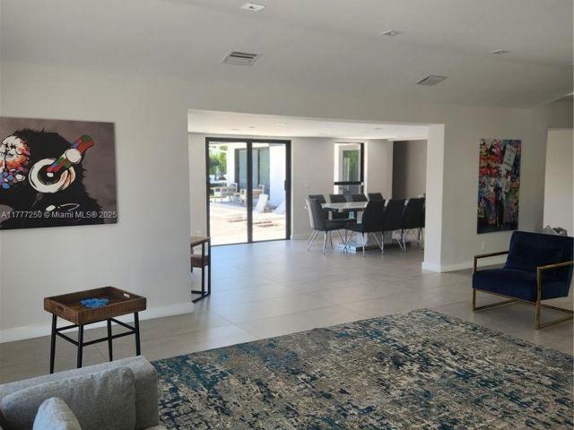 Дом в аренду по адресу 536 Hibiscus Dr - фото 5873603