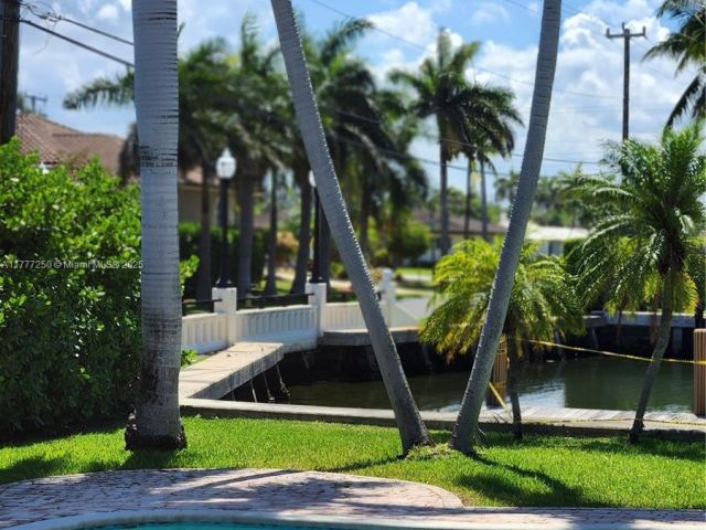 Дом в аренду по адресу 536 Hibiscus Dr - фото 5873608