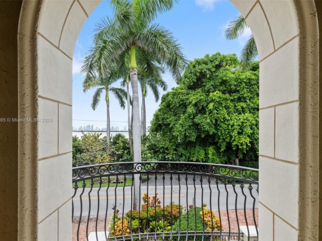 Продажа дома по адресу 4501 N Bay Rd - фото 5872649