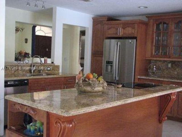 Продажа дома по адресу 12421 SW 76th St - фото 6002962