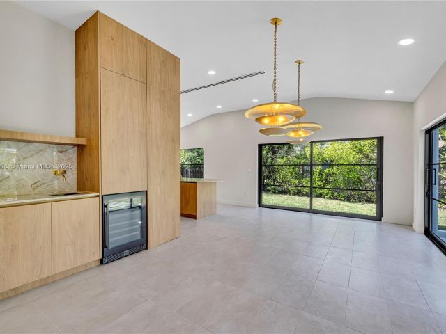 Продажа дома по адресу 1323 Cleveland Rd - фото 7516777