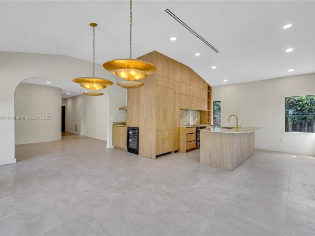 Продажа дома по адресу 1323 Cleveland Rd - фото 7516778