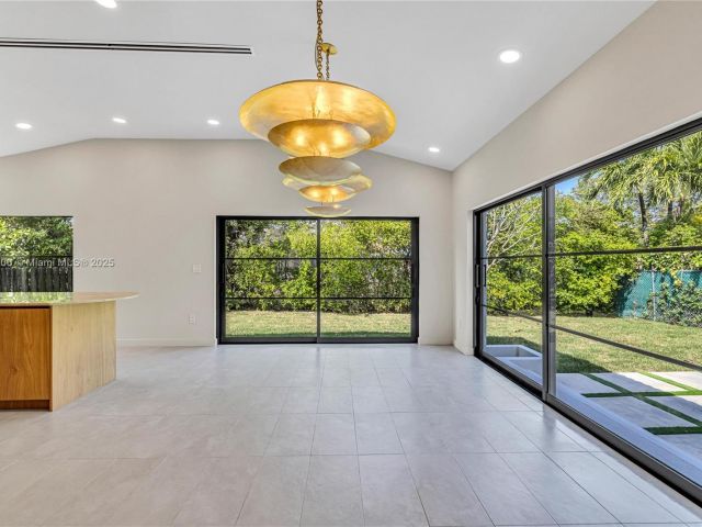 Продажа дома по адресу 1323 Cleveland Rd - фото 7516780