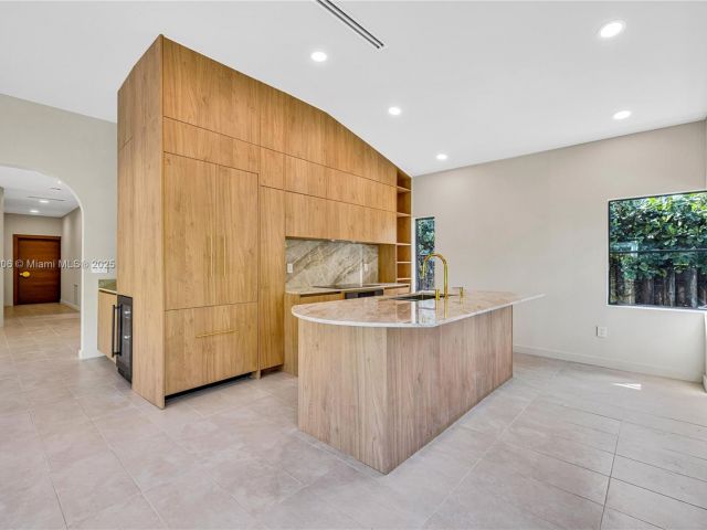 Продажа дома по адресу 1323 Cleveland Rd - фото 7516781