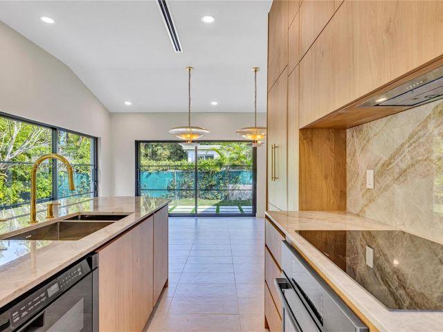 Продажа дома по адресу 1323 Cleveland Rd - фото 7516784