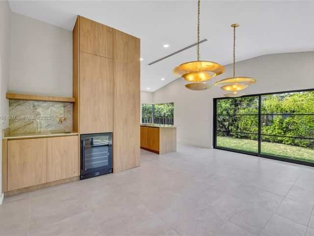 Продажа дома по адресу 1323 Cleveland Rd - фото 7516786