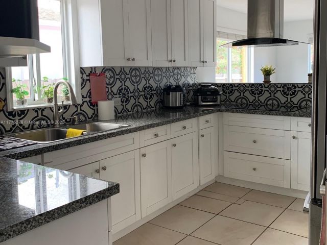 Продажа дома по адресу 2514 Adams St - фото 5876916