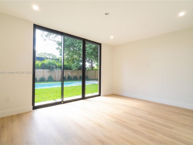 Продажа дома по адресу 412 NW 47th St - фото 6071825