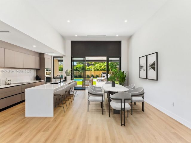 Продажа дома по адресу 412 NW 47th St - фото 6071831