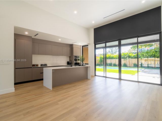 Продажа дома по адресу 412 NW 47th St - фото 6071836