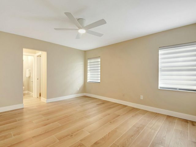 Продажа дома по адресу 1365 NW 29th Avenue - фото 5879390