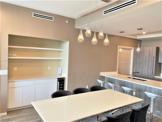 Продажа квартиры #5410 - фото 5917194