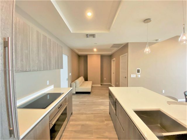 Продажа квартиры #5410 - фото 5917195