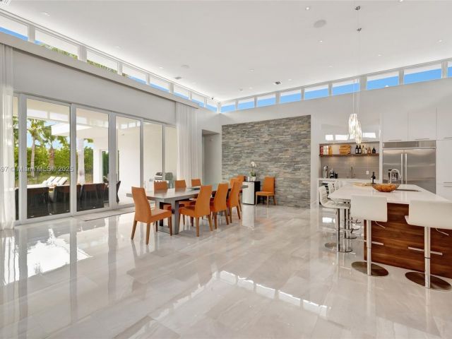 Продажа дома по адресу 907 Diplomat Pkwy - фото 5873617