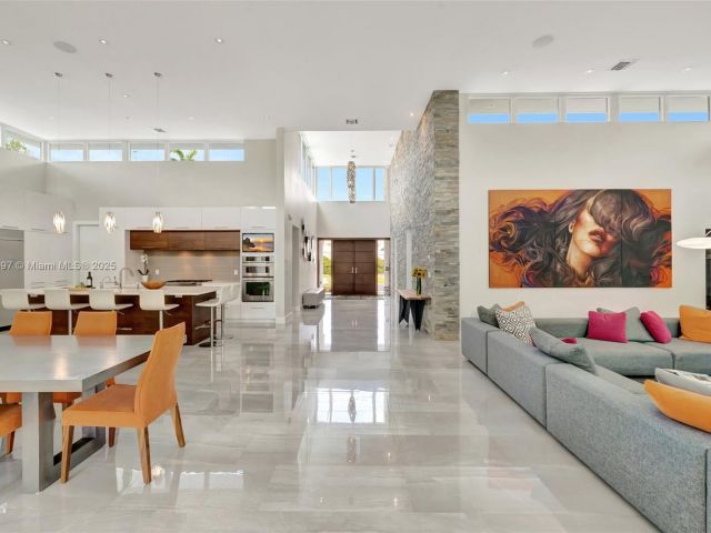 Продажа дома по адресу 907 Diplomat Pkwy - фото 5873618