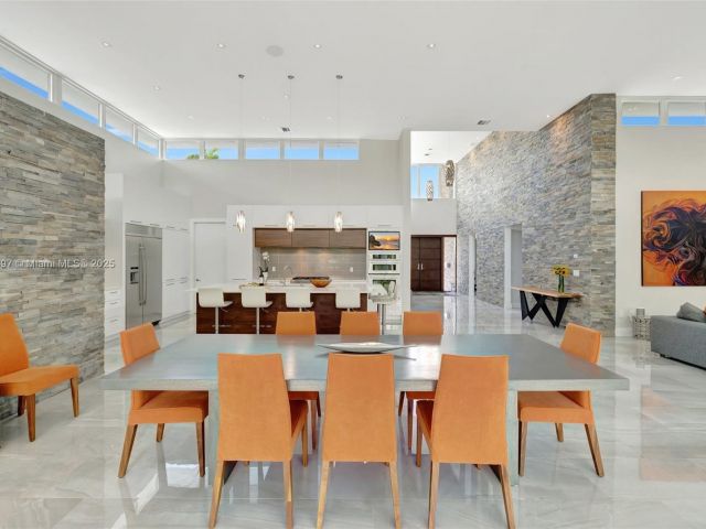 Продажа дома по адресу 907 Diplomat Pkwy - фото 5873619