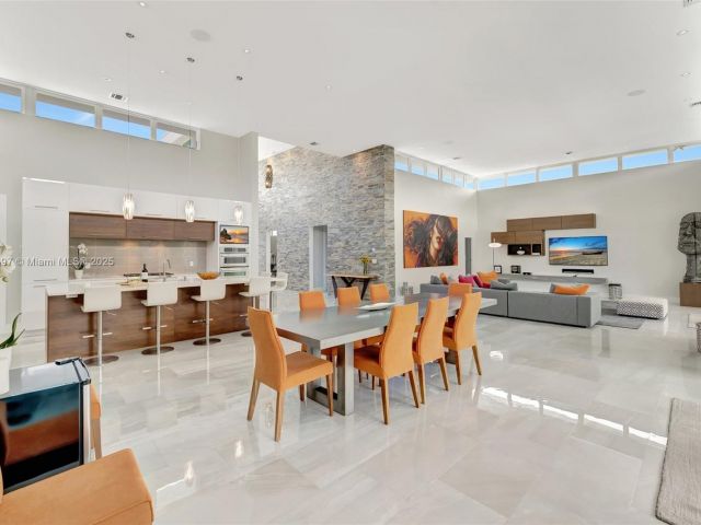 Продажа дома по адресу 907 Diplomat Pkwy - фото 5873620