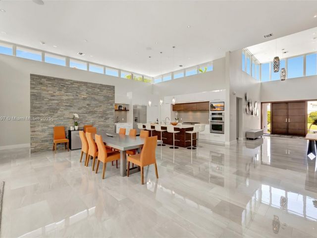 Продажа дома по адресу 907 Diplomat Pkwy - фото 5873621