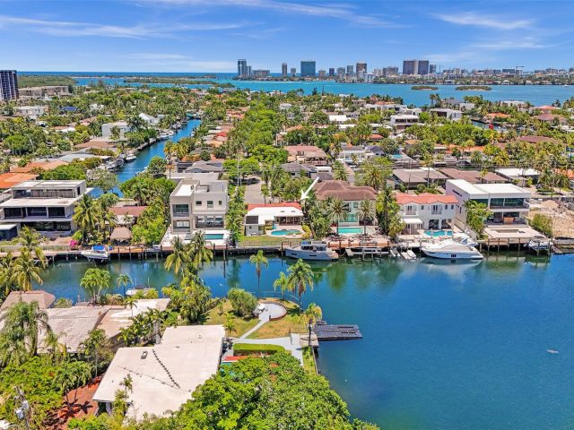 Продажа дома по адресу 12900 N Bayshore Dr - фото 5936223