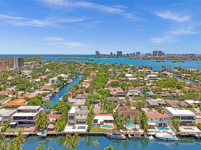 Продажа дома по адресу 12900 N Bayshore Dr - фото 5936225