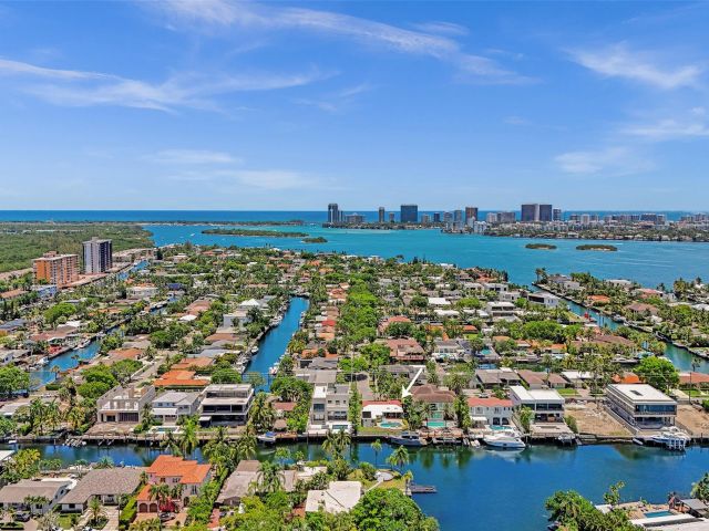 Продажа дома по адресу 12900 N Bayshore Dr - фото 5936227