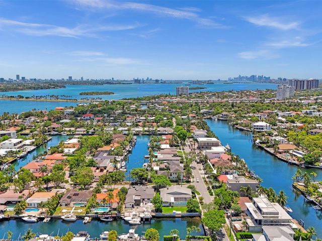 Продажа дома по адресу 12900 N Bayshore Dr - фото 5936228