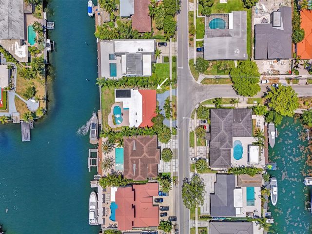 Продажа дома по адресу 12900 N Bayshore Dr - фото 5936235