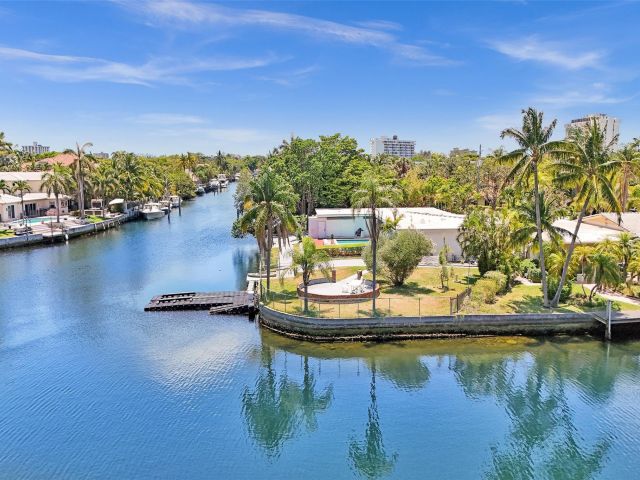 Продажа дома по адресу 12900 N Bayshore Dr - фото 5936238