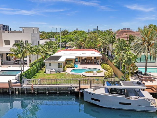 Продажа дома по адресу 12900 N Bayshore Dr - фото 5936239