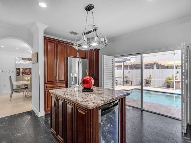 Продажа дома по адресу 16075 SW 149th Ter - фото 6270366