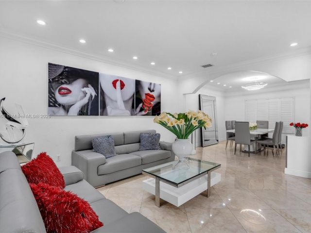 Продажа дома по адресу 16075 SW 149th Ter - фото 6270369