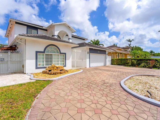 Продажа дома по адресу 16075 SW 149th Ter - фото 6270375