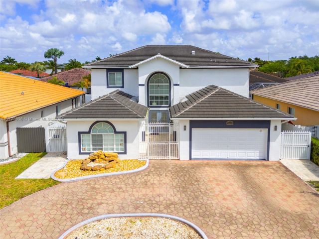 Продажа дома по адресу 16075 SW 149th Ter - фото 6270376