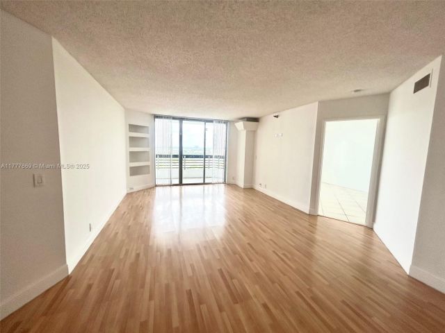 Продажа квартиры #1607 - фото 5906303