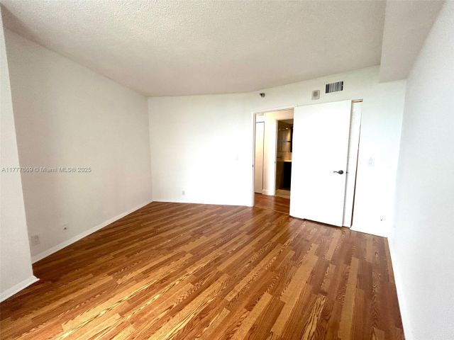 Продажа квартиры #1607 - фото 5906313