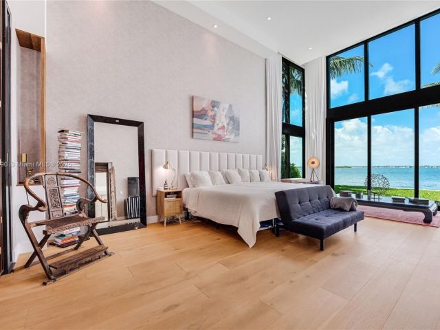 Продажа дома по адресу 7960 Biscayne Point Cir - фото 5958778