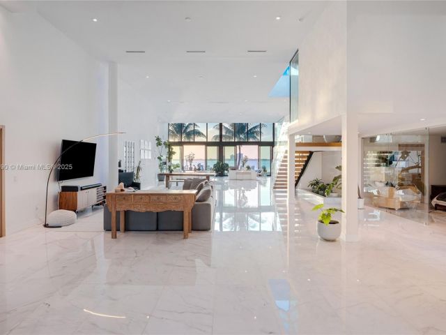 Продажа дома по адресу 7960 Biscayne Point Cir - фото 5958780