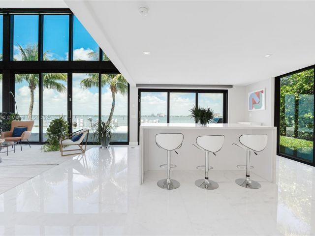 Продажа дома по адресу 7960 Biscayne Point Cir - фото 5958781