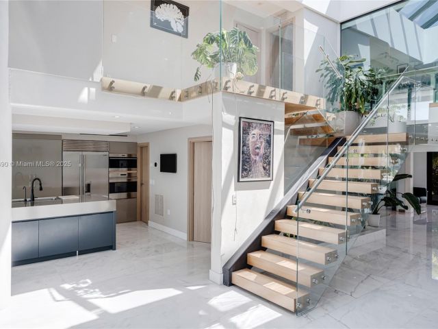 Продажа дома по адресу 7960 Biscayne Point Cir - фото 5958782