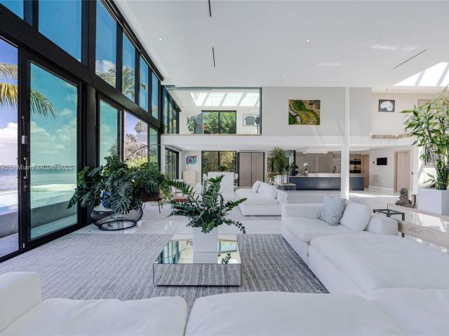 Продажа дома по адресу 7960 Biscayne Point Cir - фото 5958783