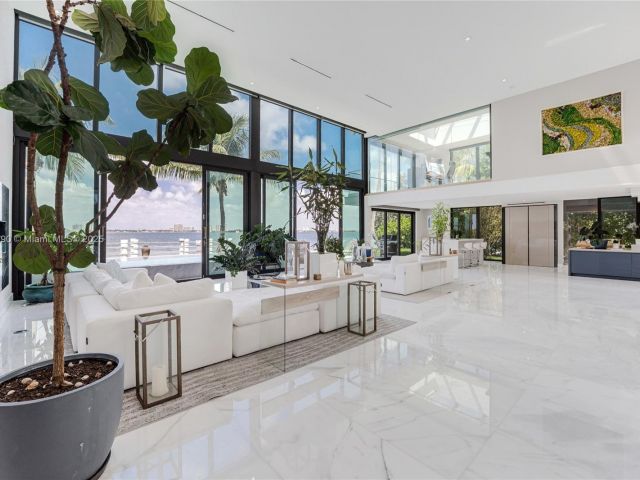 Продажа дома по адресу 7960 Biscayne Point Cir - фото 5958784